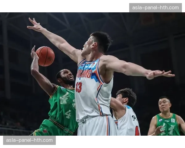 CBA常规赛:辽宁本钢加时121-119险胜广东宏远,赵继伟关键抢断 CBA常规赛:辽宁本钢加时121-119险胜广东宏远,赵继伟关键抢断