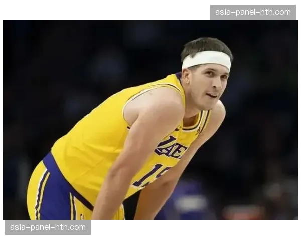 从发展联盟到轮换核心：湖人队奥斯汀·里夫斯的励志成长故事