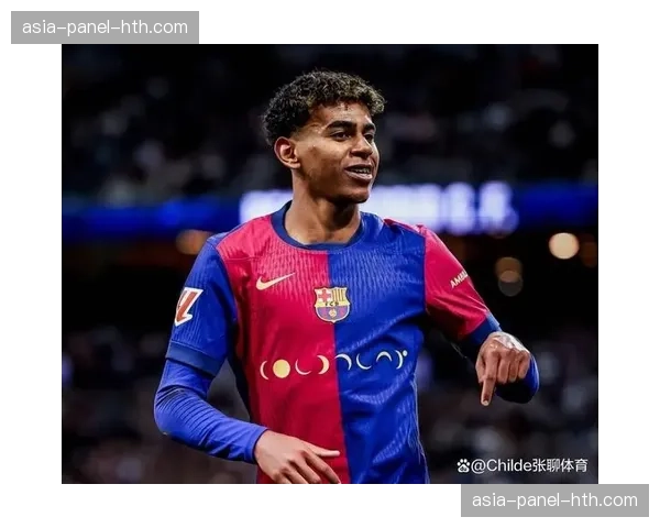 特写:17岁小将亚马尔首次戴上巴萨队长袖标的五分钟 特写:17岁小将亚马尔首次戴上巴萨队长袖标的五分钟